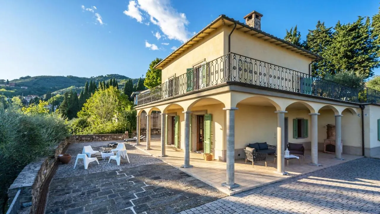 Elegant Villa Near Lucca Pescia Italy