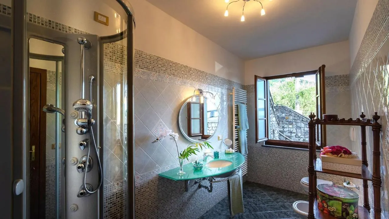 Elegant Villa Near Lucca Pescia