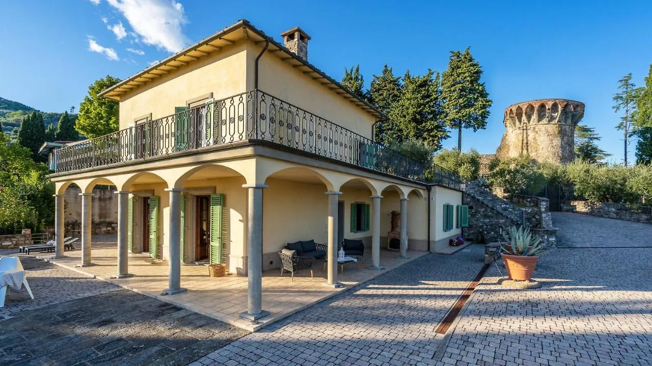 Elegant Villa Near Lucca Pescia