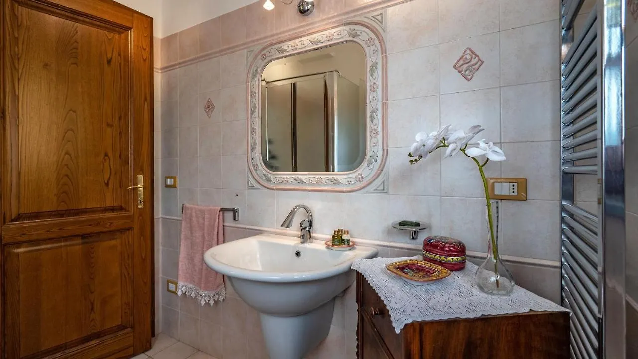 Elegant Villa Near Lucca Pescia Italy
