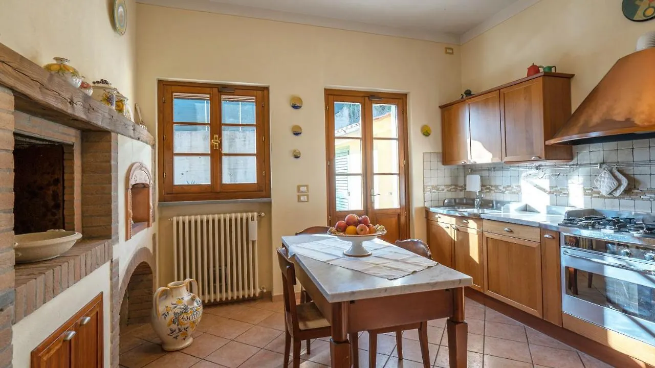 Elegant Villa Near Lucca Pescia